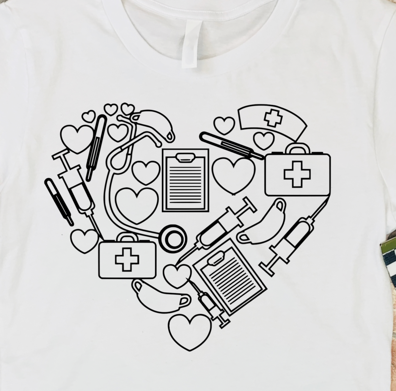 Short Sleeve T-Shirt Heart Medical - RikkiTikkiTabby